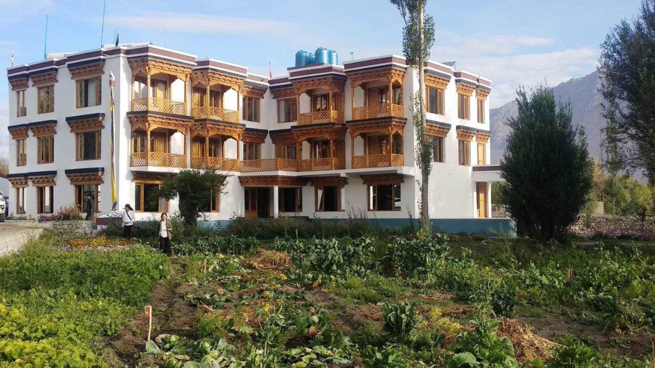 Hunder Residency Hotel Leh Exterior photo