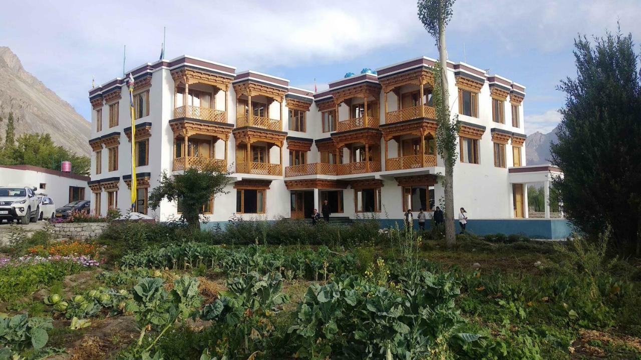 Hunder Residency Hotel Leh Exterior photo